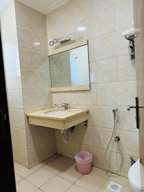 Al Hayat Suites Apartment Manama Dış mekan fotoğraf